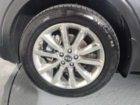 Kia Sorento 2.2 CRDI 4WD - 13717 € / 26828.12 лв. - 32796030 5