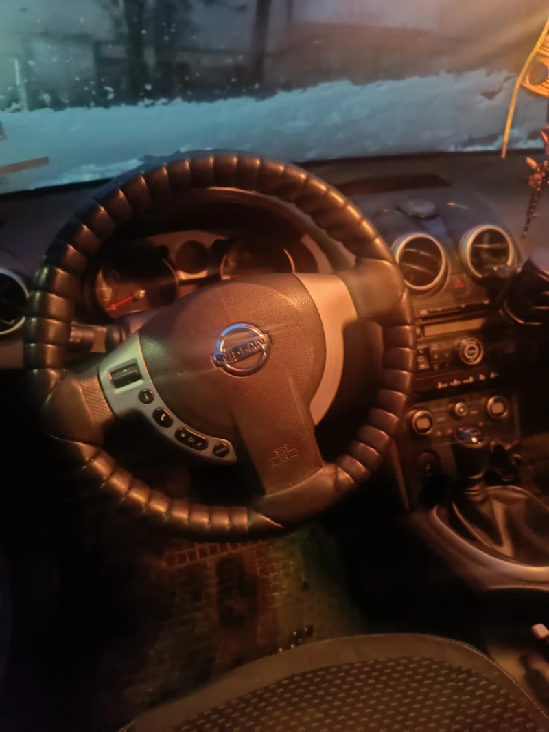 Nissan Qashqai, снимка 5 - Автомобили и джипове - 46917599