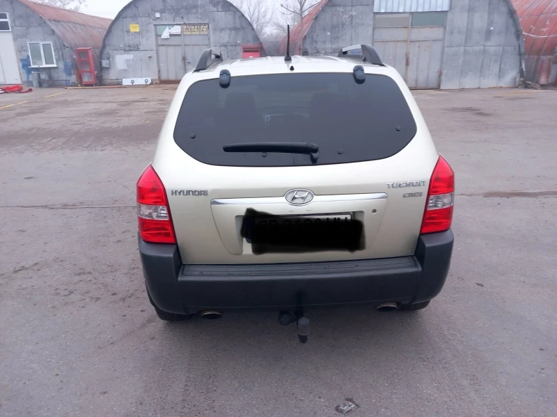 Hyundai Tucson 2.0 CRDI, снимка 3 - Автомобили и джипове - 48528347