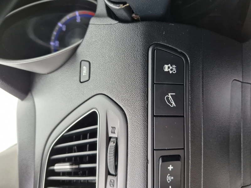 Hyundai IX35, снимка 16 - Автомобили и джипове - 50701749