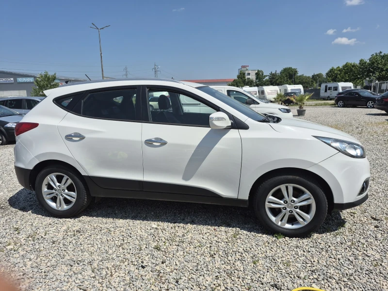Hyundai IX35, снимка 11 - Автомобили и джипове - 50701749