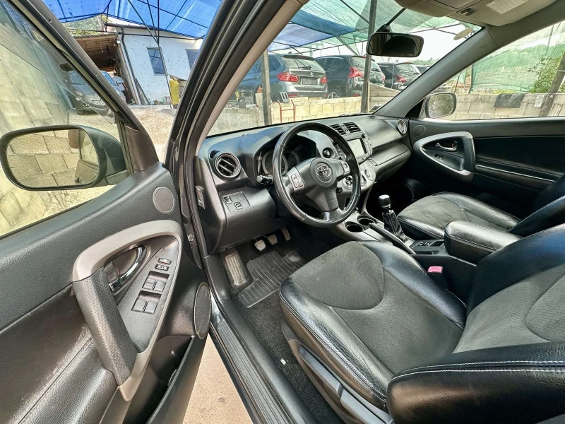 Toyota Rav4 2.2 D4-D Кожа, Навигация, Сервизна История, Лизинг, снимка 9 - Автомобили и джипове - 51254347