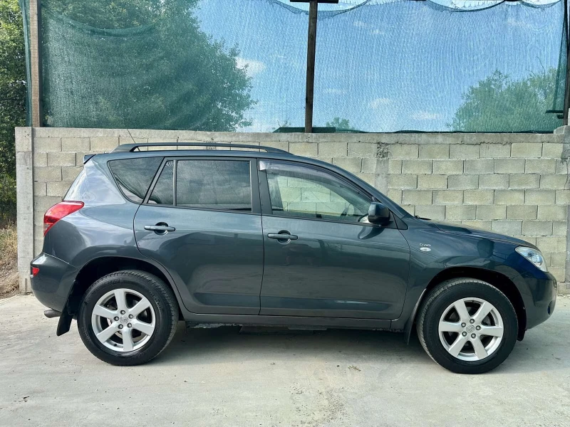 Toyota Rav4 2.2 D4-D Кожа, Навигация, Сервизна История, Лизинг, снимка 6 - Автомобили и джипове - 51254347