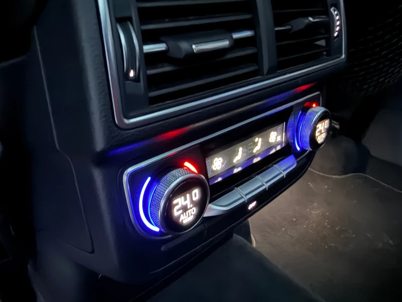 Audi Q7 БАРТЕР* 7места* Обслужен* Matrix* Панорама, снимка 10 - Автомобили и джипове - 53011050