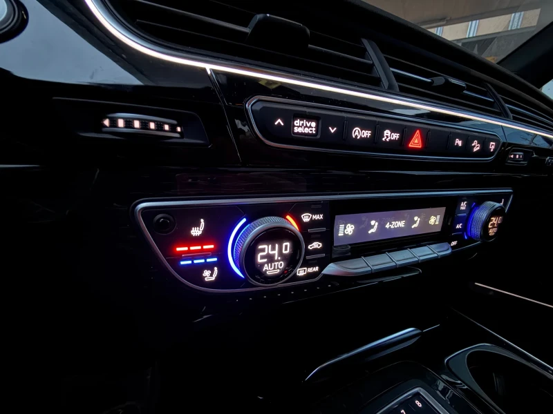 Audi Q7 БАРТЕР* 7места* Обслужен* Matrix* Панорама, снимка 13 - Автомобили и джипове - 53011050