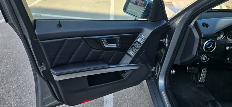 Mercedes-Benz GLK, снимка 12 - Автомобили и джипове - 53153318