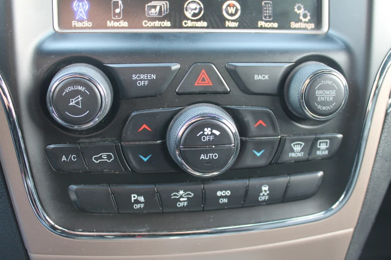 Jeep Grand cherokee SUMMIT| V8 HEMI| DISTRONIK| HARMAN| PANO| 8ZF| ВЪЗ, снимка 8 - Автомобили и джипове - 53220887