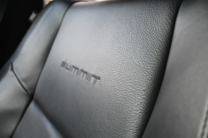 Jeep Grand cherokee SUMMIT| V8 HEMI| DISTRONIK| HARMAN| PANO| 8ZF| ВЪЗ, снимка 14 - Автомобили и джипове - 53220887