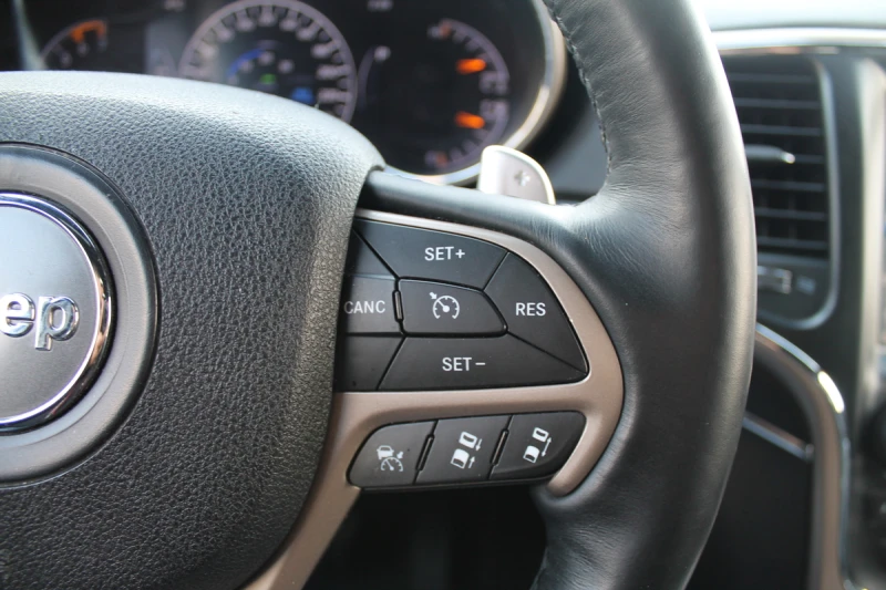 Jeep Grand cherokee SUMMIT| V8 HEMI| DISTRONIK| HARMAN| PANO| 8ZF| ВЪЗ, снимка 11 - Автомобили и джипове - 53220887