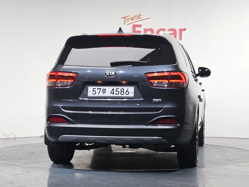 Kia Sorento 2.2 CRDI 4WD, снимка 4 - Автомобили и джипове - 54265422