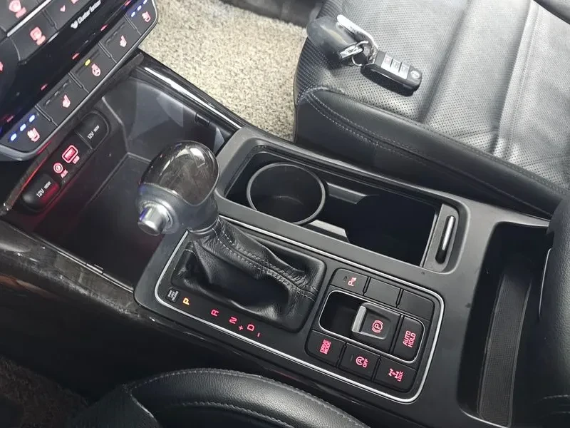 Kia Sorento 2.2 CRDI 4WD, снимка 9 - Автомобили и джипове - 54265422