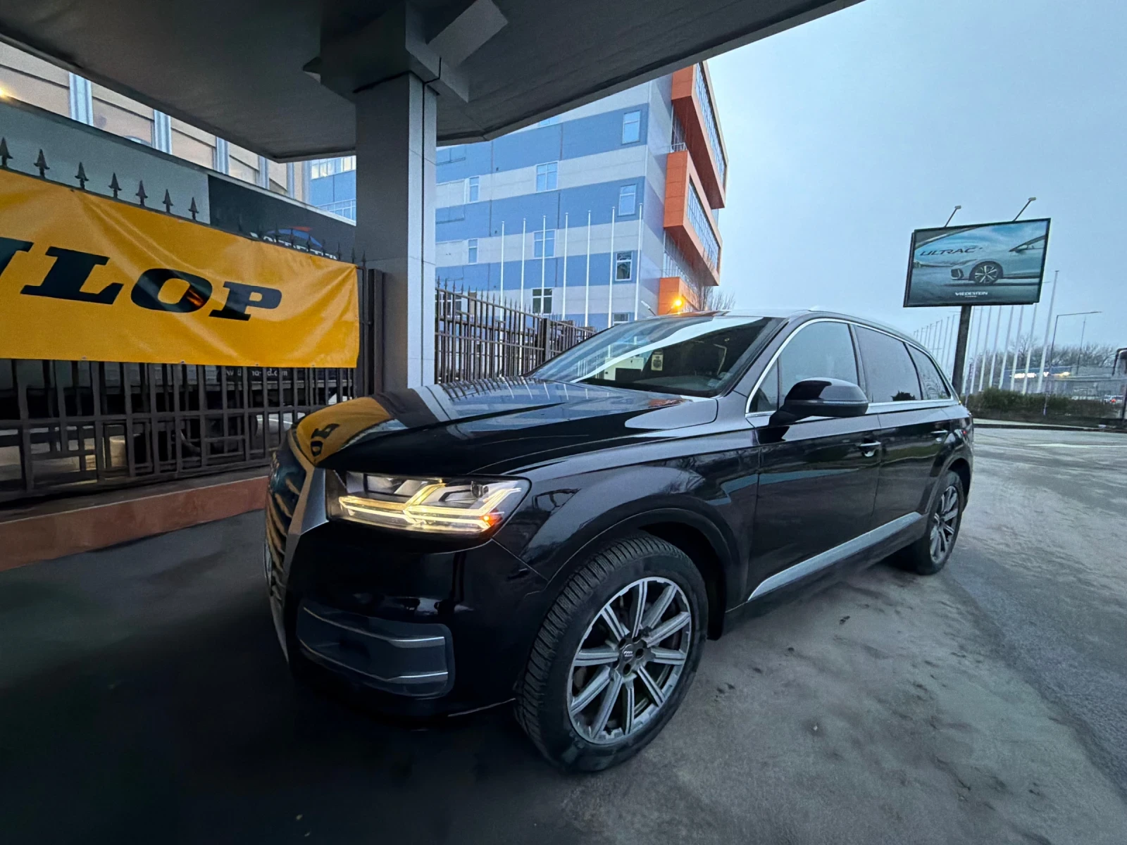 Audi Q7 БАРТЕР* 7места* Обслужен* Matrix* Панорама, снимка 1