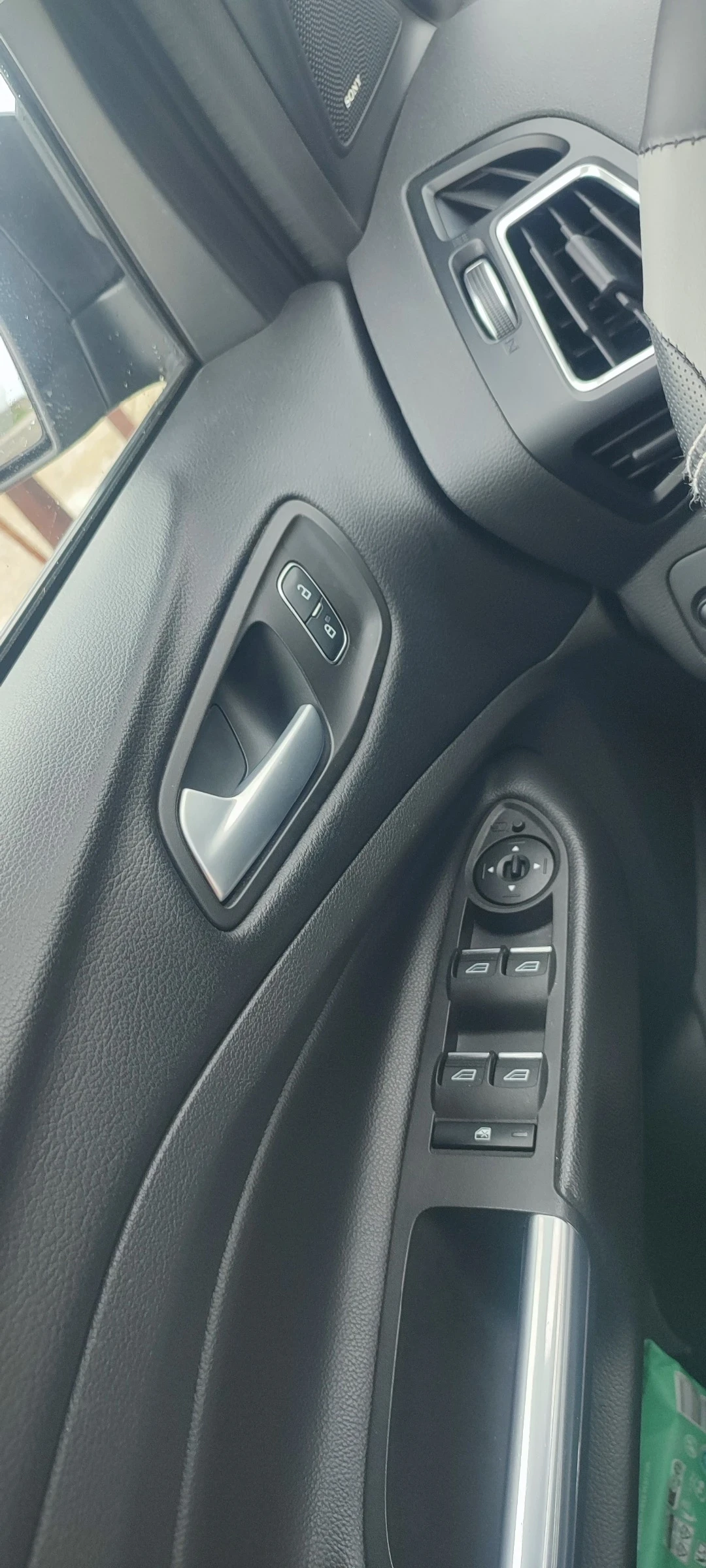 Ford Kuga 4x4, снимка 11 - Автомобили и джипове - 54695332