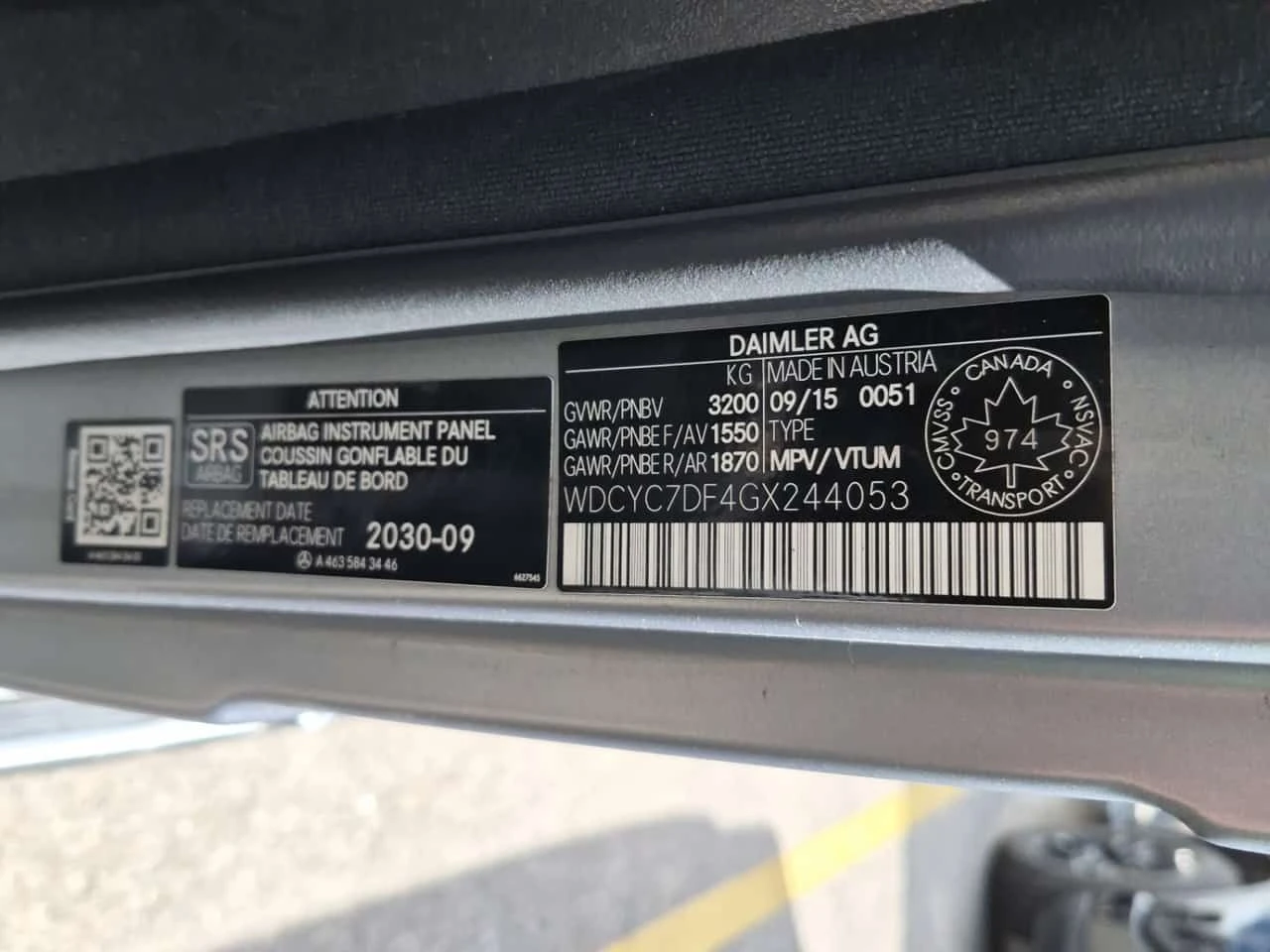 Mercedes-Benz G 63 AMG ОБДУХВАНЕ * ПАНОРАМА * ПОДГРЕВ * ПРЕДСТАВИТЕЛСТВО , снимка 16 - Автомобили и джипове - 54970993
