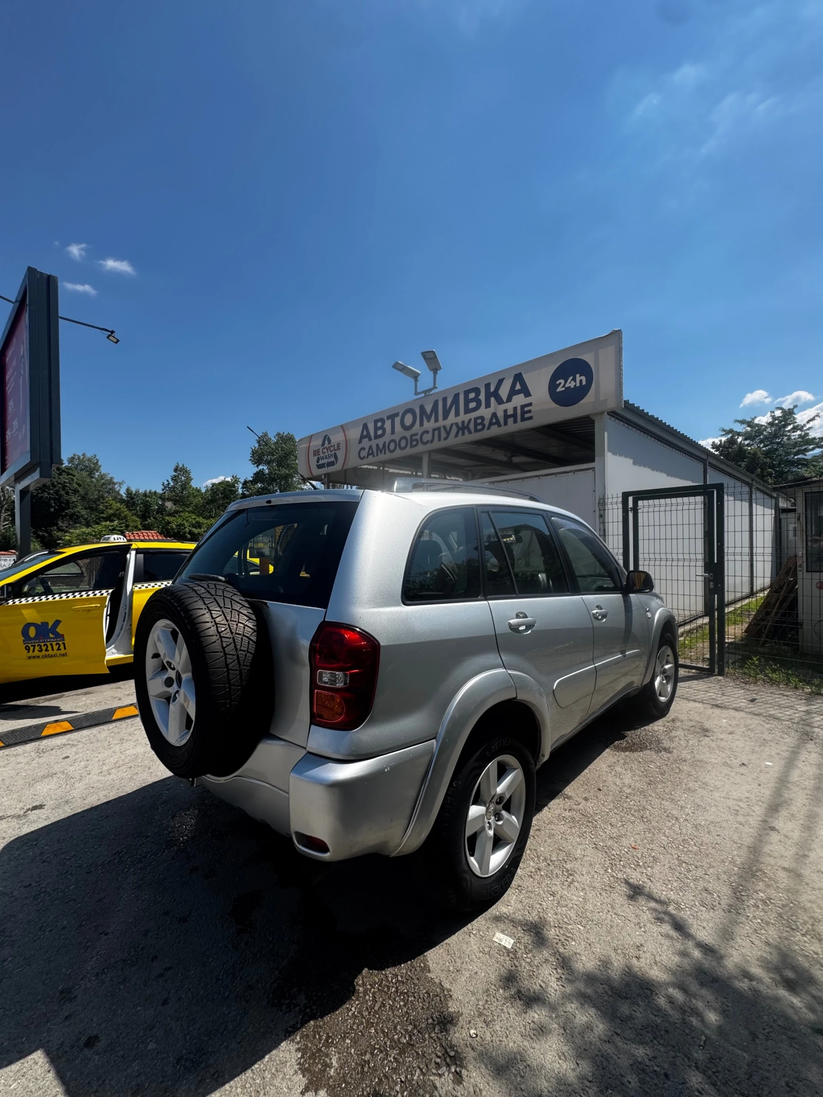 Toyota Rav4, снимка 3 - Автомобили и джипове - 54989335