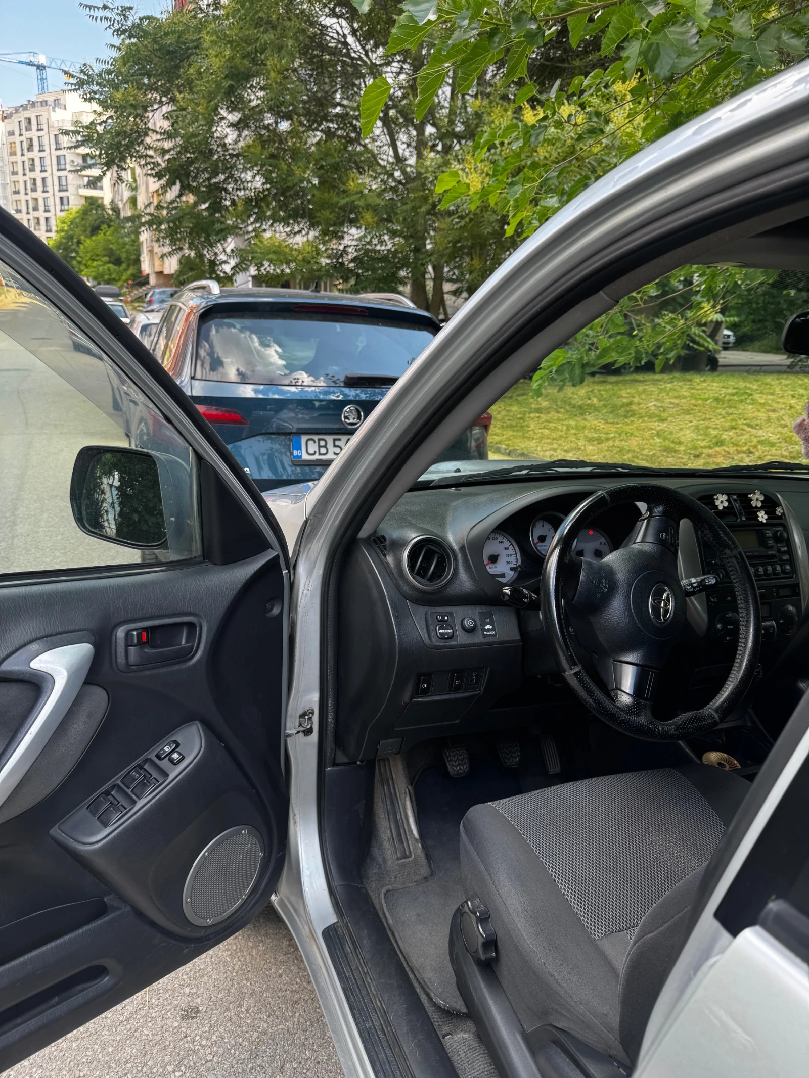 Toyota Rav4, снимка 4 - Автомобили и джипове - 54989335