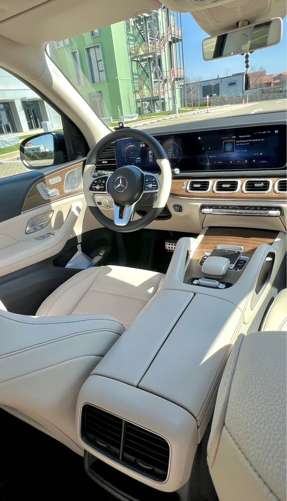 Mercedes-Benz GLE 400 AMG Line * 4MATIC * PANO * 360 * BURMESTER * , снимка 7 - Автомобили и джипове - 55105943