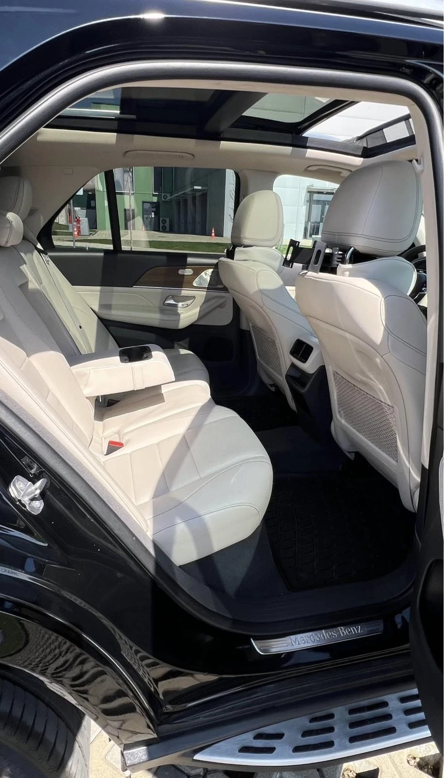 Mercedes-Benz GLE 400 AMG Line * 4MATIC * PANO * 360 * BURMESTER * , снимка 8 - Автомобили и джипове - 55105943