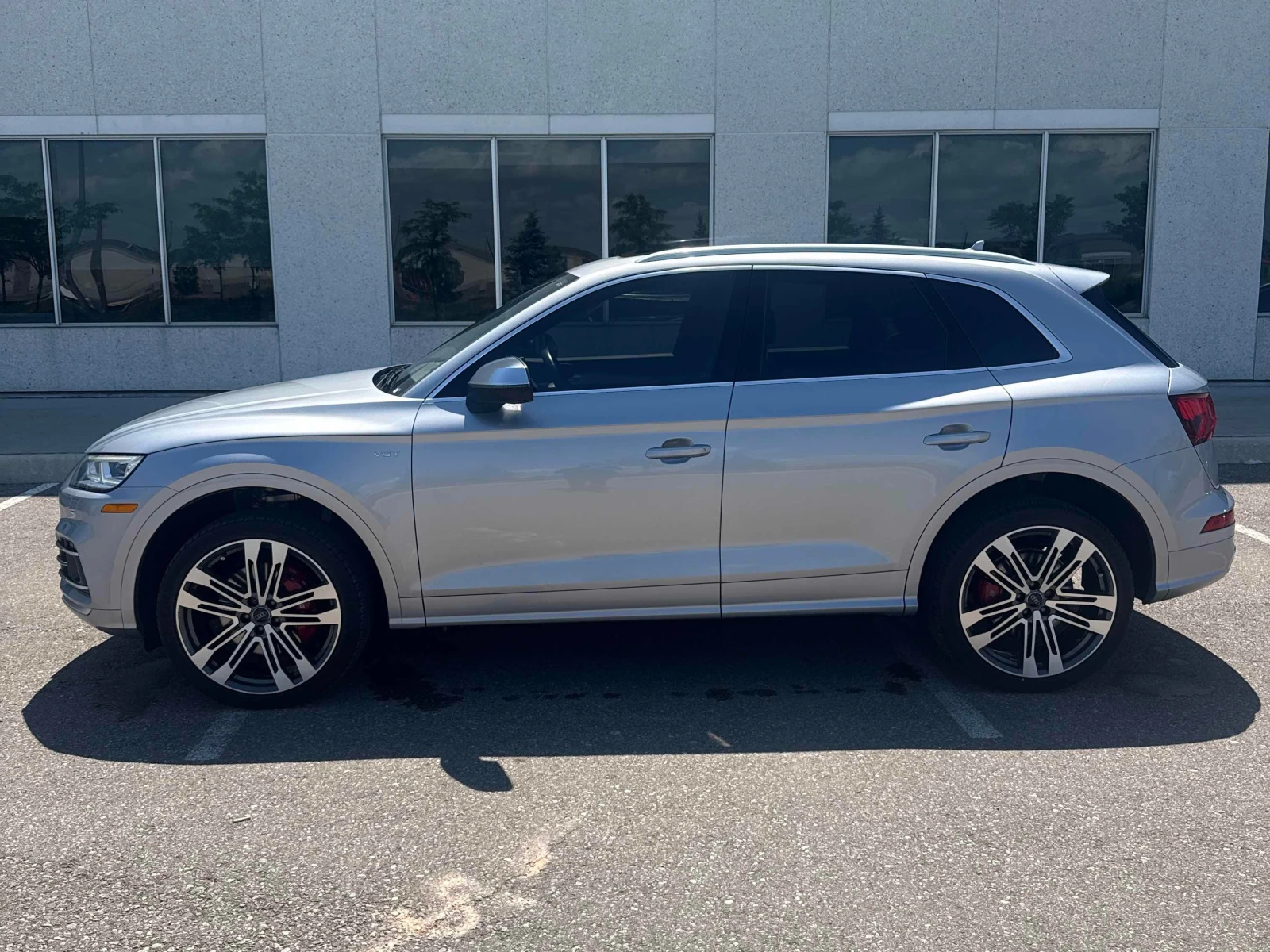 Audi SQ5 TECHNIK * * CARFAX * * АВТО КРЕДИТ * * , снимка 4 - Автомобили и джипове - 55160614