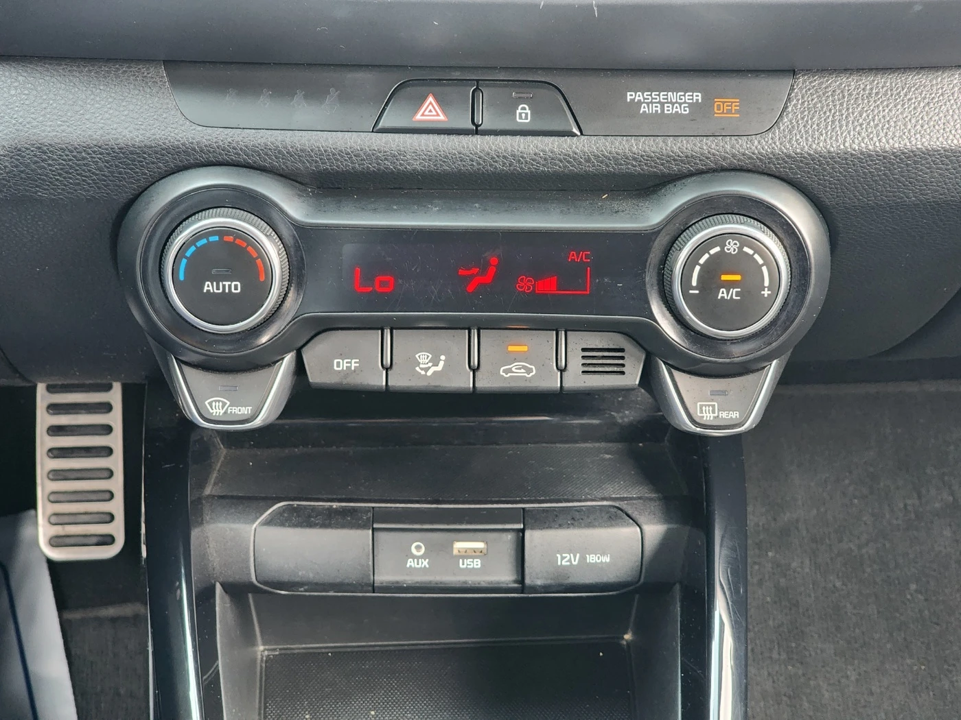 Kia Stonic Diesel 1.6 Prestige autogeorge.com, снимка 17 - Автомобили и джипове - 56081122