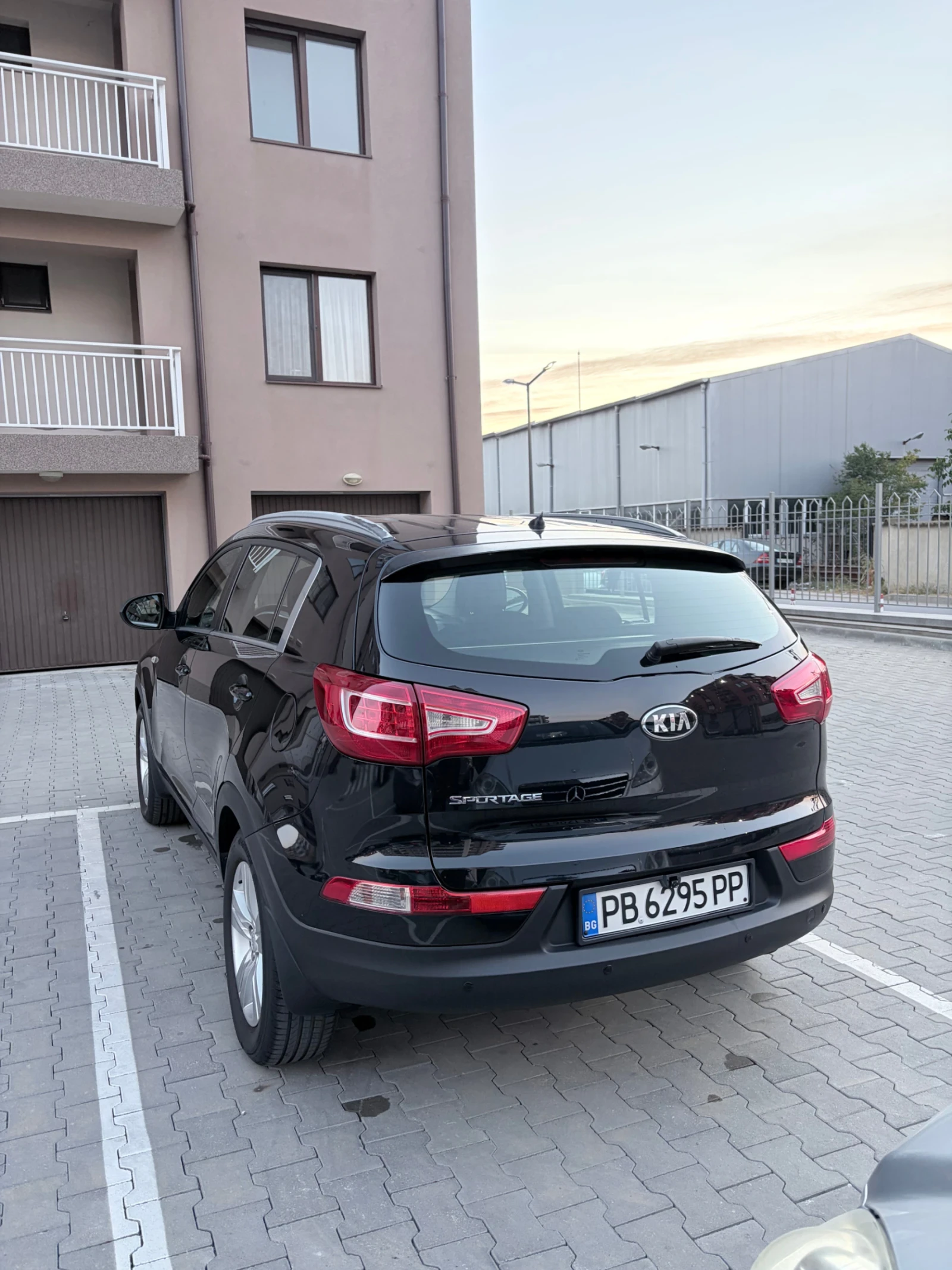 Kia Sportage, снимка 3 - Автомобили и джипове - 56429811