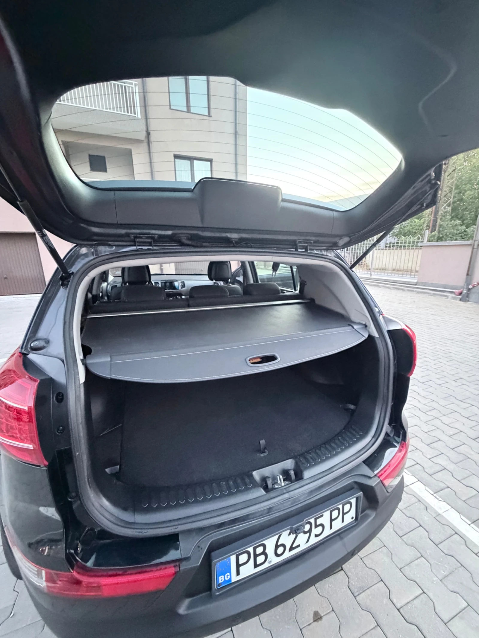 Kia Sportage, снимка 7 - Автомобили и джипове - 56429811