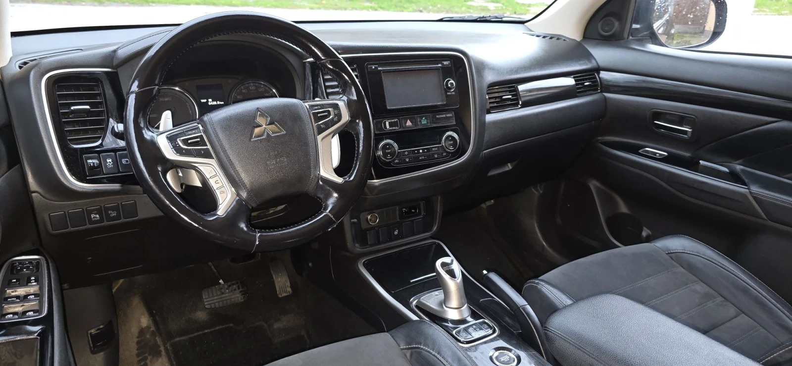 Mitsubishi Outlander, снимка 4 - Автомобили и джипове - 56582659