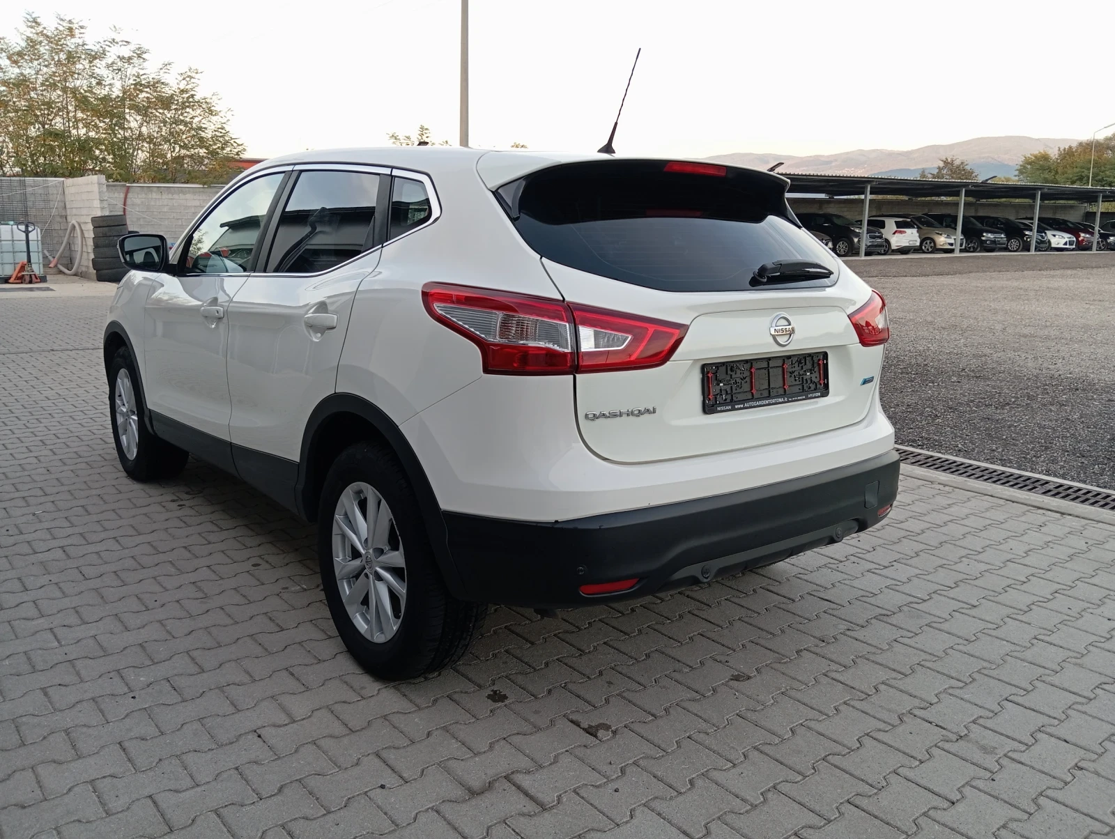 Nissan Qashqai Лизинг Е6, снимка 4 - Автомобили и джипове - 56583940