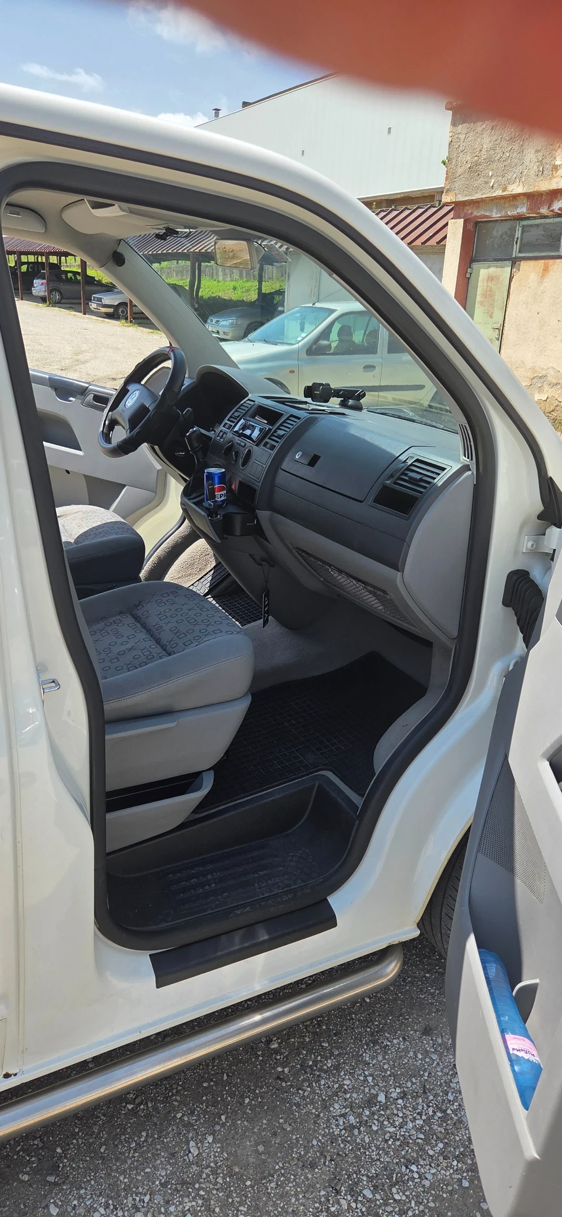 VW T5, снимка 10 - Бусове и автобуси - 54512010