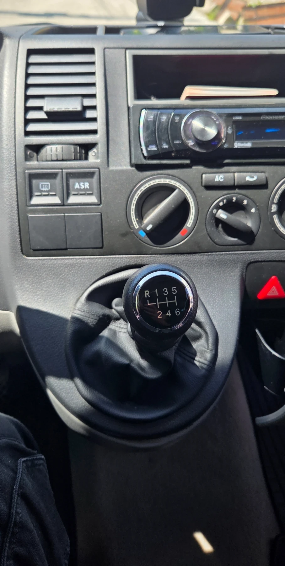 VW T5, снимка 12 - Бусове и автобуси - 54512010