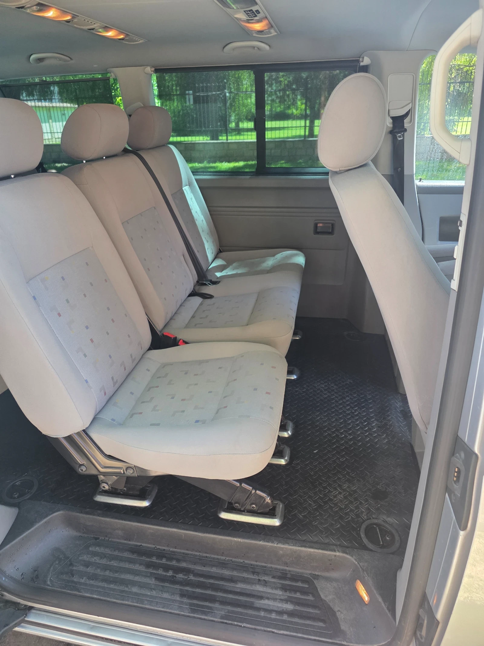 VW Caravelle, снимка 11 - Бусове и автобуси - 55487172