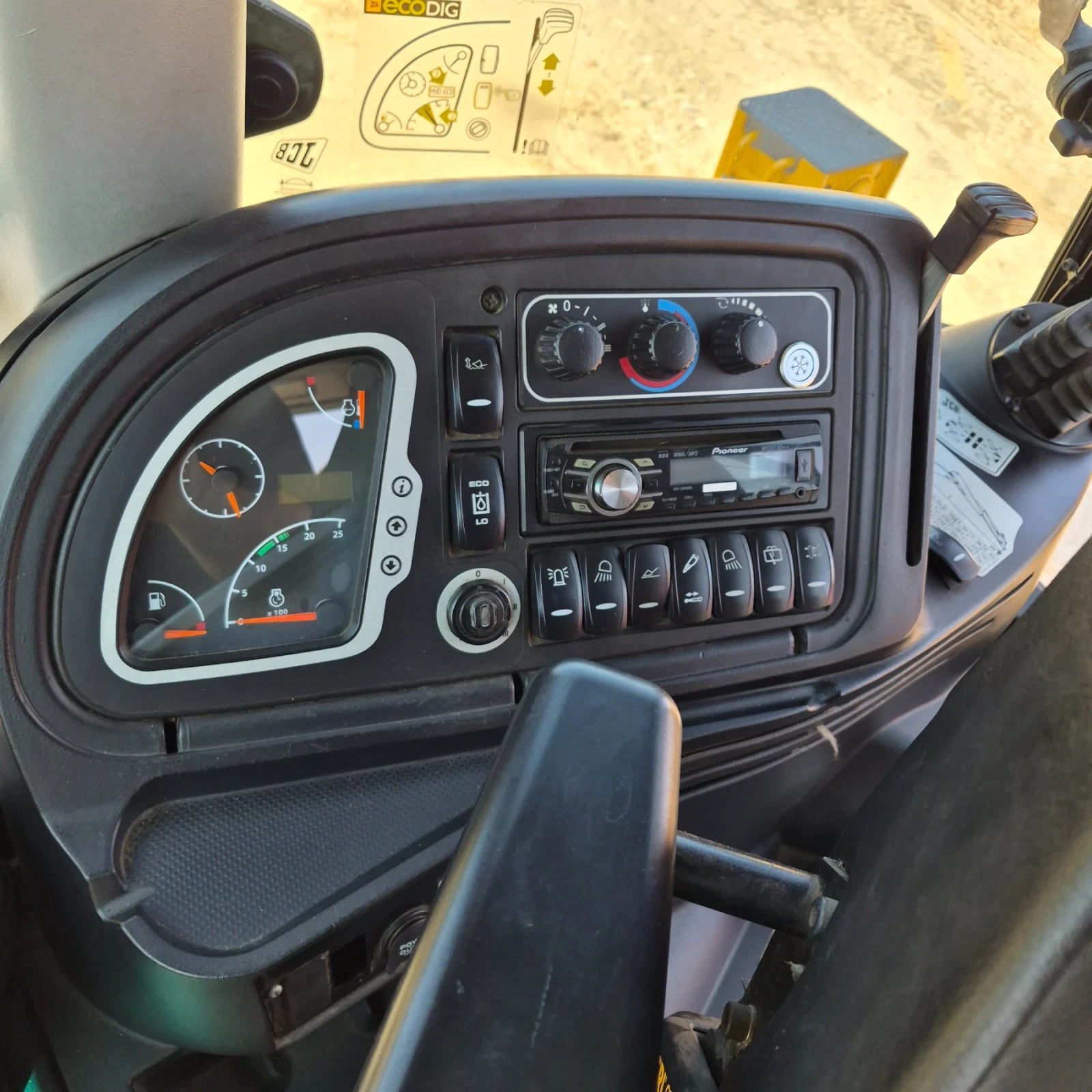 Багер JCB 3cx, снимка 9 - Индустриална техника - 55414890