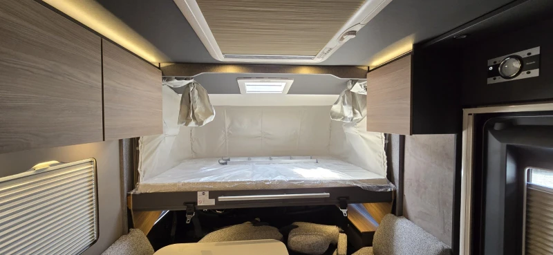 Кемпер Dethleffs Trend 7057 GT 180к.с Автоматик , снимка 10 - Каравани и кемпери - 51265761