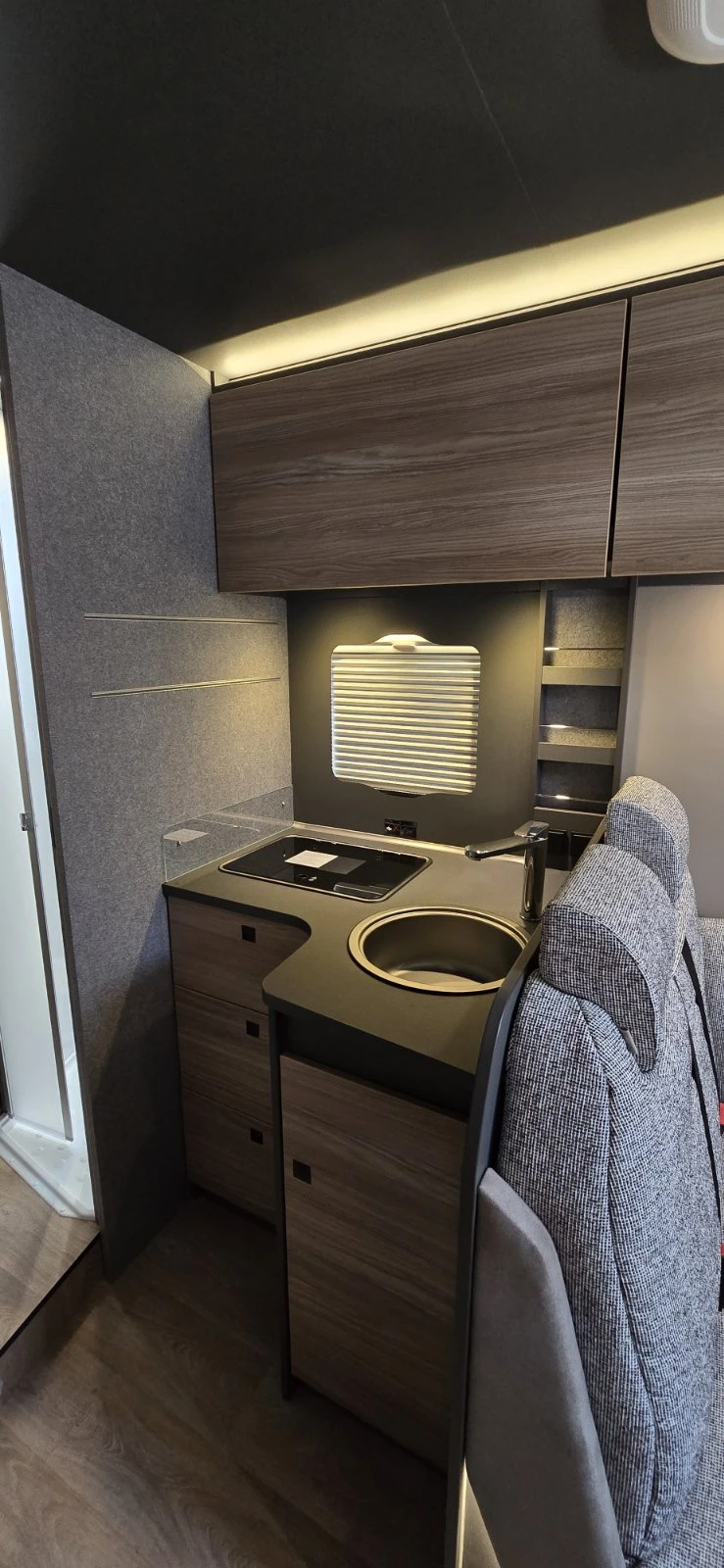  Dethleffs Trend 7057 GT 180.  ,  - 5000EUR | Mobile.bg   15