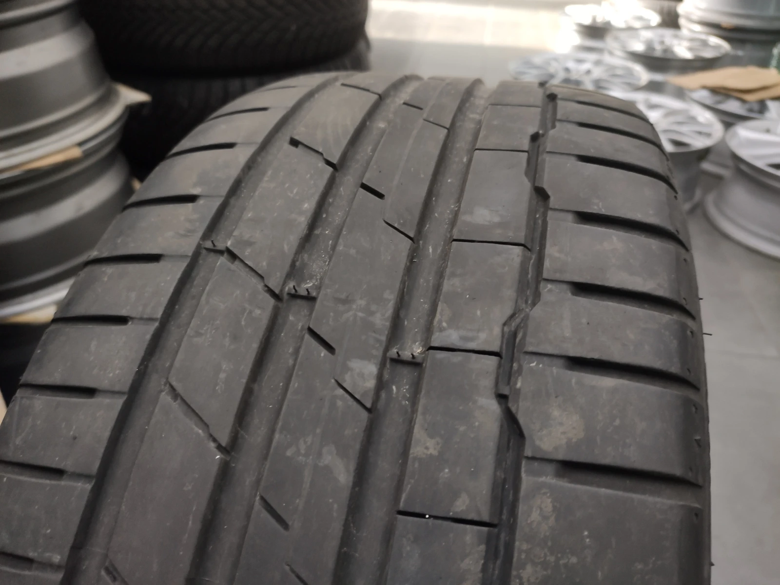 Гуми Летни 225/40R19