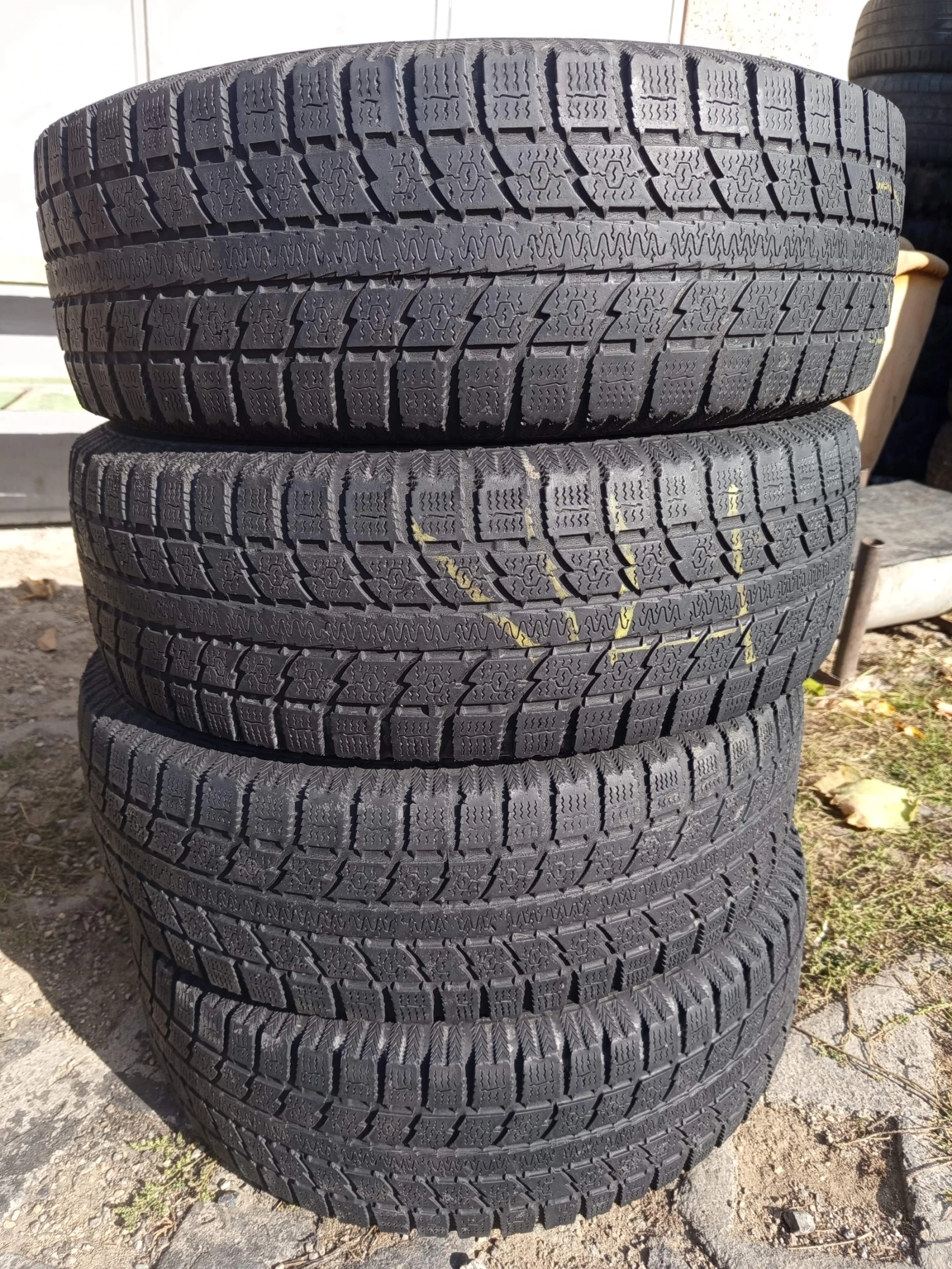 Гуми Зимни 205/70R15