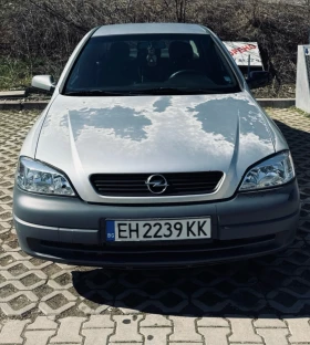 Opel Astra Седан, снимка 1