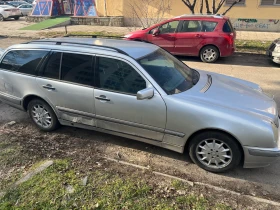 Mercedes-Benz E 320, снимка 3