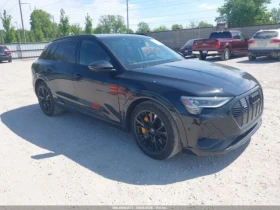 ������ Audi E-Tron