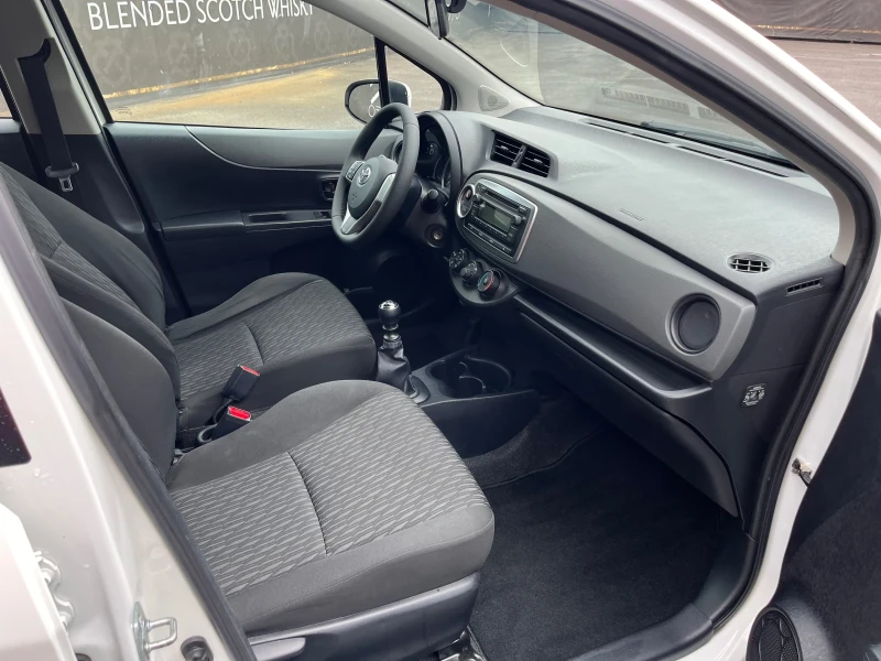 Toyota Yaris 1.4 D4D, снимка 8 - Автомобили и джипове - 47143166