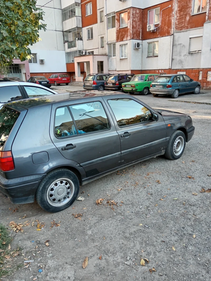 VW Golf, снимка 5 - Автомобили и джипове - 47876525