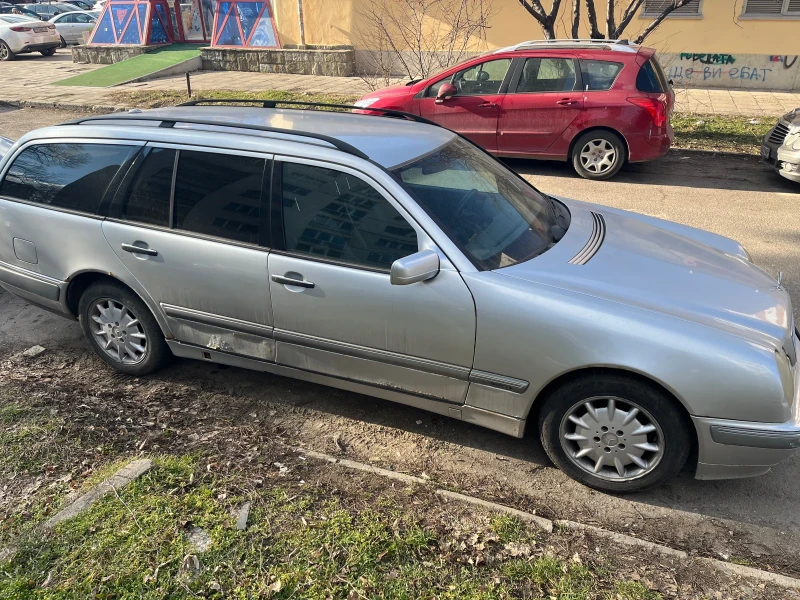 Mercedes-Benz E 320, снимка 3 - Автомобили и джипове - 48965146