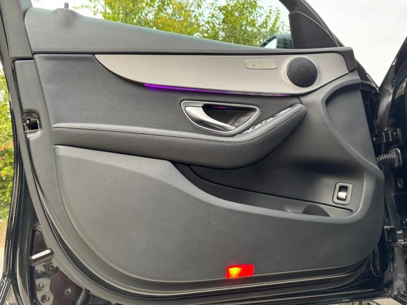 Mercedes-Benz C 220 2.2D 4x4.AMG.227.х.км.DISTRONIC.КОЖА.НАВИ.ПОДГРЕВ., снимка 7 - Автомобили и джипове - 51841001