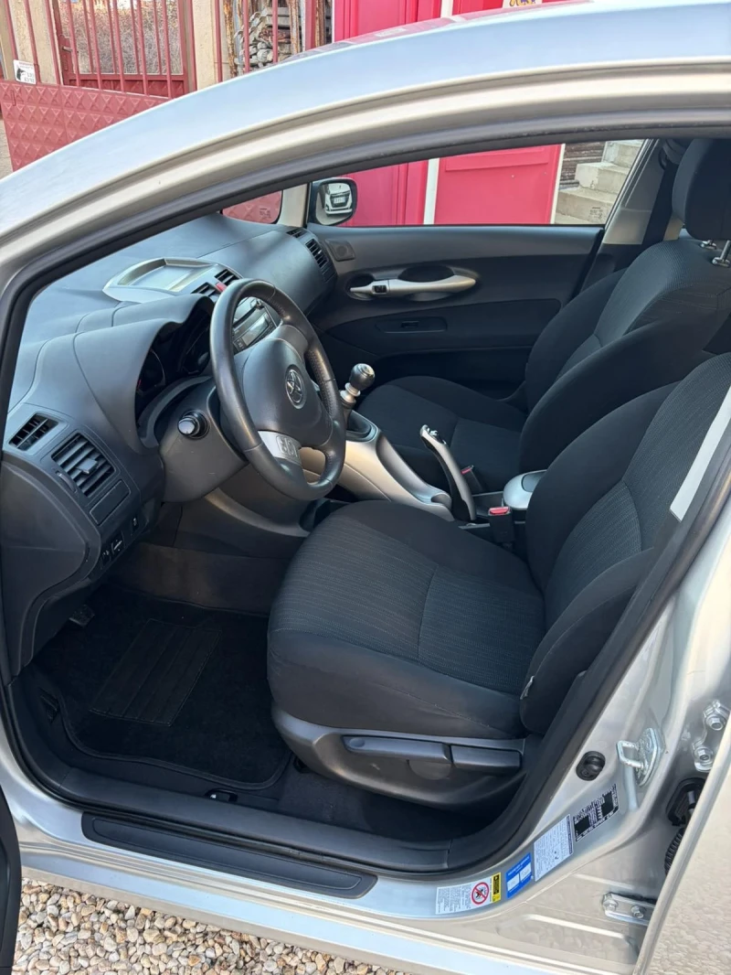 Toyota Auris 2.0/126к./ ПЕРФЕКТНО СЪСТОЯНИЕ, снимка 5 - Автомобили и джипове - 53026381
