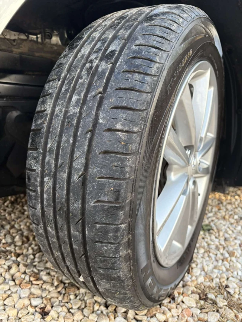 Toyota Auris 2.0/126к./ ПЕРФЕКТНО СЪСТОЯНИЕ, снимка 13 - Автомобили и джипове - 53026381