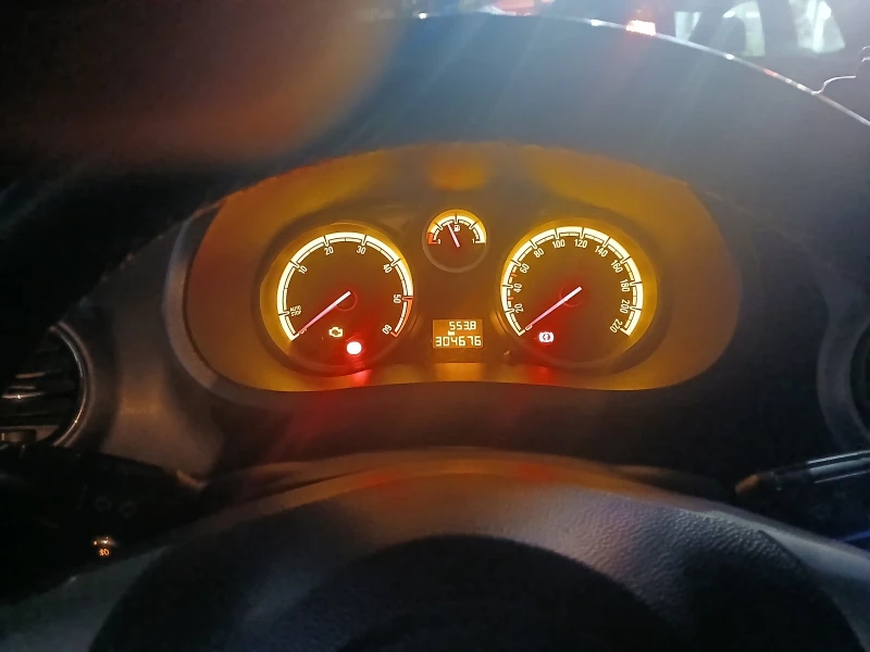 Opel Corsa, снимка 2 - Автомобили и джипове - 53598005