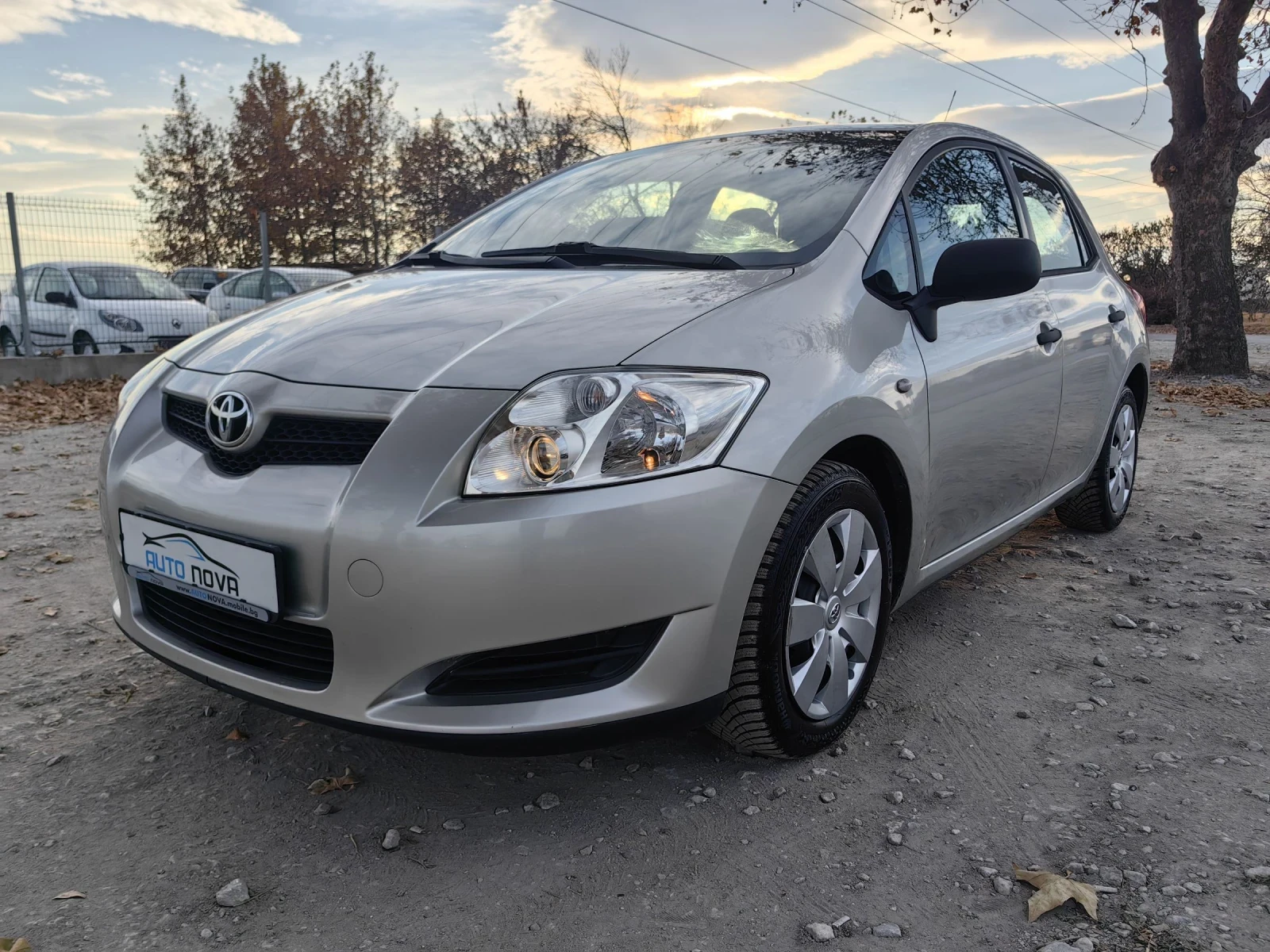 Toyota Auris 1.4 97 К.С БЕНЗИН! БЕЗ ЗАБЕЛЕЖКИ!!! - изображение 3