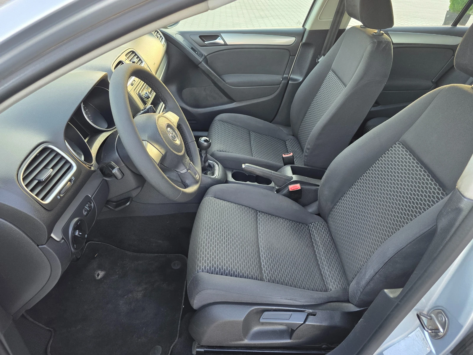 VW Golf 1.6TDI, 105 к.с., Sport Edition, Перфектен! - изображение 8