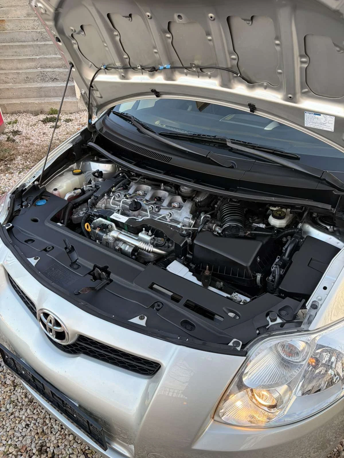 Toyota Auris 2.0/126�./ ��������� ��������� | Mobile.bg � ����������� 12