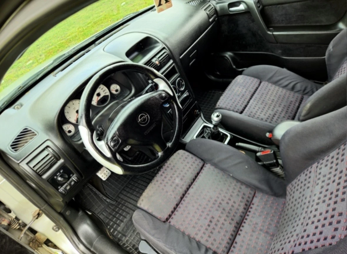 Opel Astra, снимка 10 - Автомобили и джипове - 54174336
